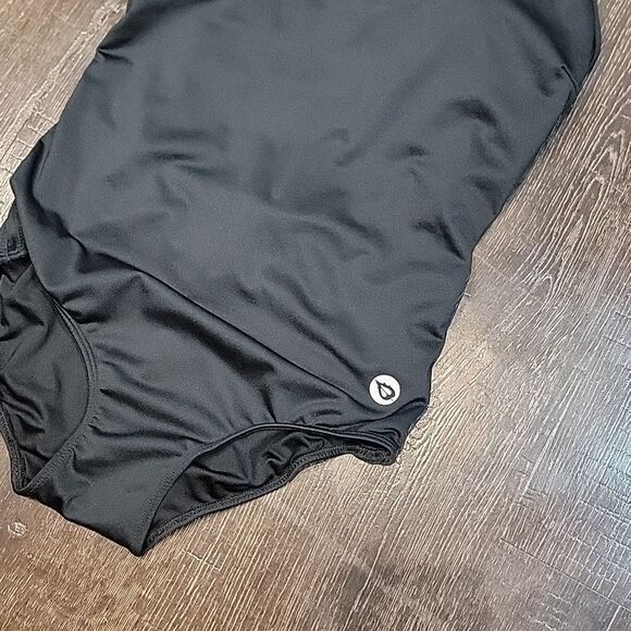 Bayleaf Laureate Black Open Back One-piece Swimsuit - Picture 6 of 13